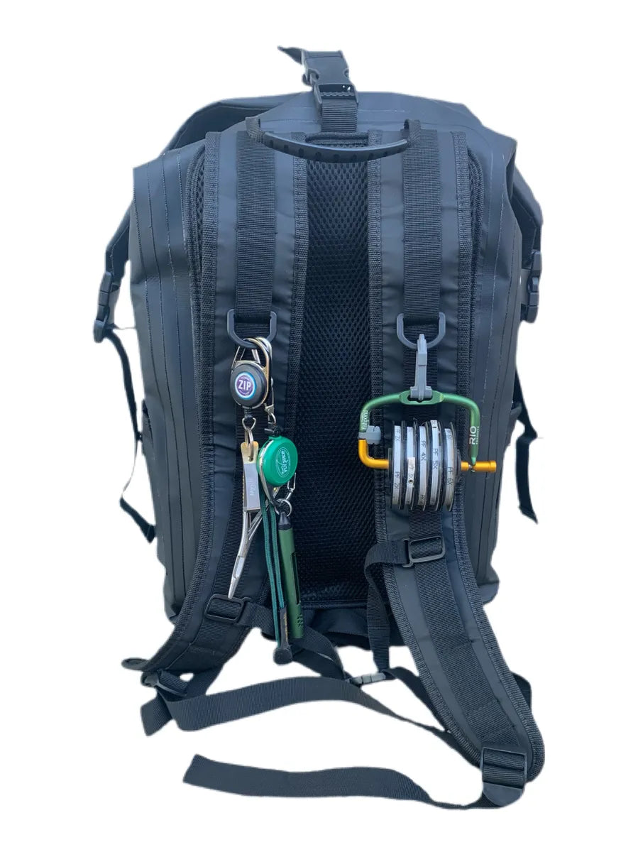 Image showing the back: Back view of the MothBear 30L waterproof backpack highlighting the comfortable airflow back pad and sternum strap.